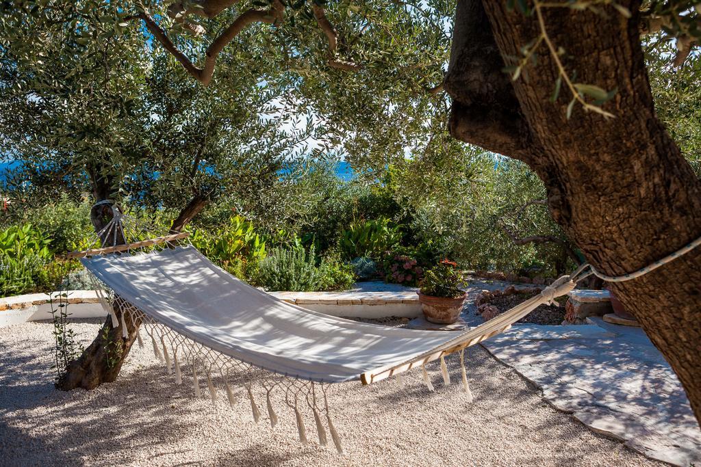 Holiday Home Zlatni San - Private Heated Pool Бол Стая снимка