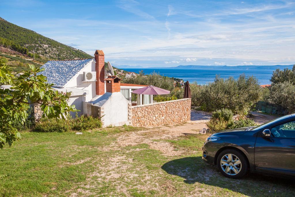 Holiday Home Zlatni San - Private Heated Pool Бол Стая снимка